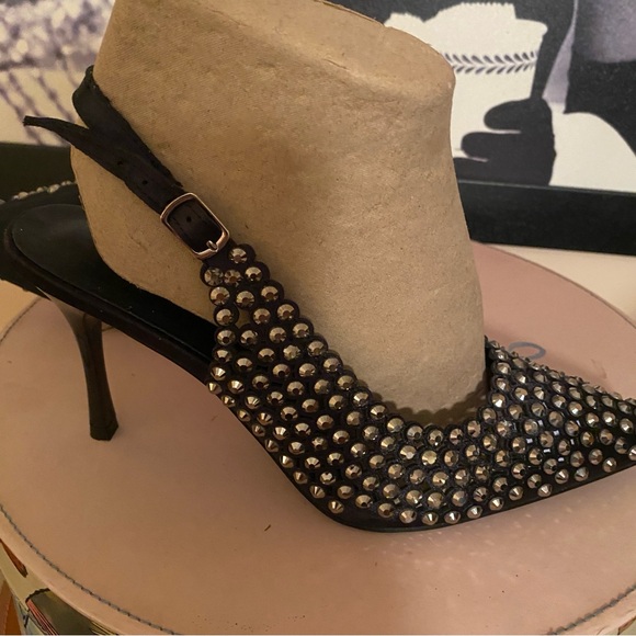 NEW! Metal Accent Heels - Picture 5 of 7